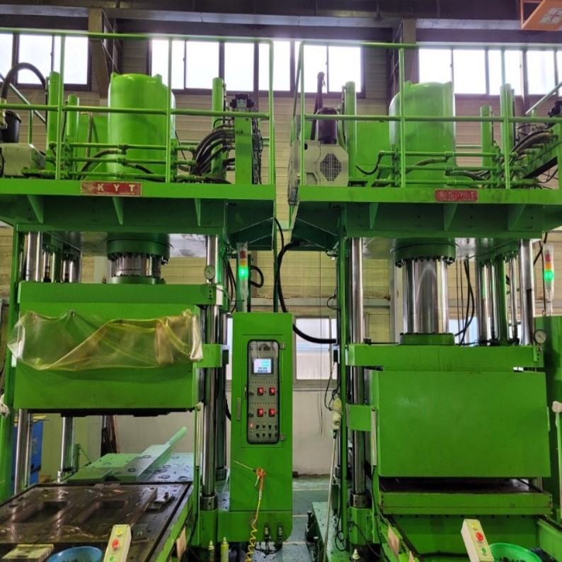 대형 자동장비 도입으로 양질의 대형 고무제품 생산